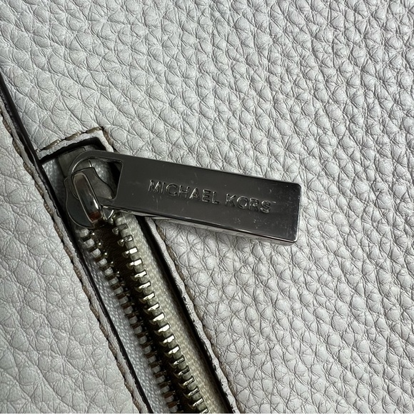 M MICHAEL KORS Medium Romy Optic White Saddle Crossbody Leather Bag - Picture 6 of 13